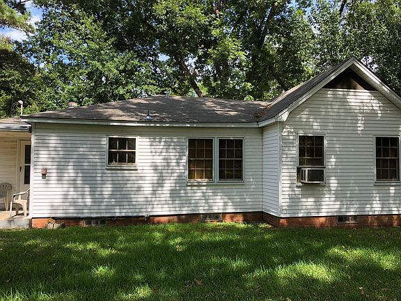 2nd image of 614 Fort Worth St