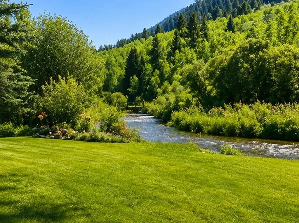 822 Powderhorn Ln APT A, Jackson, WY 83001