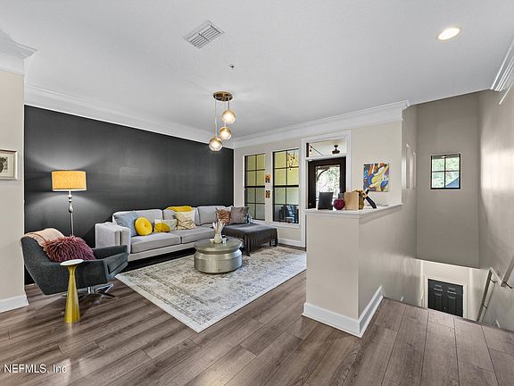 5th image of 9823 TAPESTRY PARK Circle #104