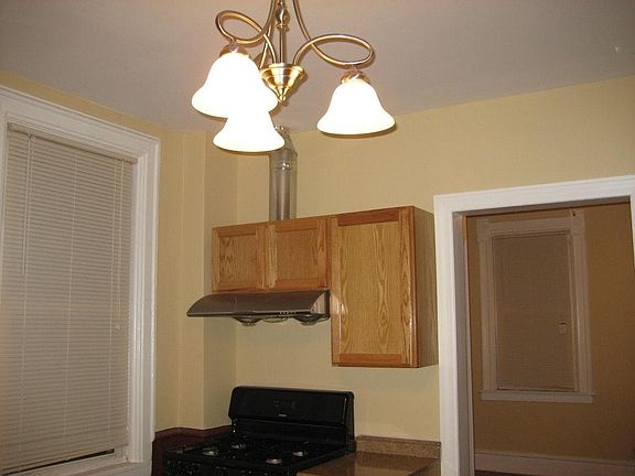 4th image of 3222 S Wallace St APT 2R