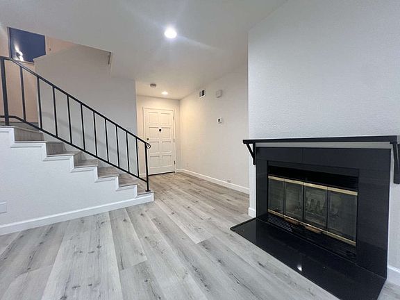 4th image of 1492 Douglas St