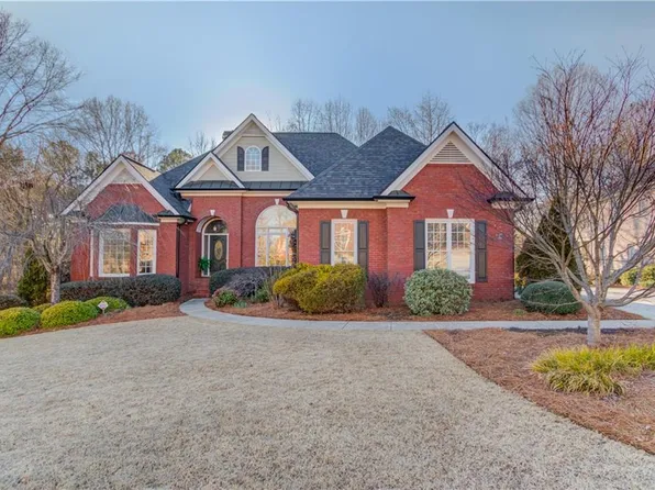 1070 Overlook Ln, Monroe, GA 30656