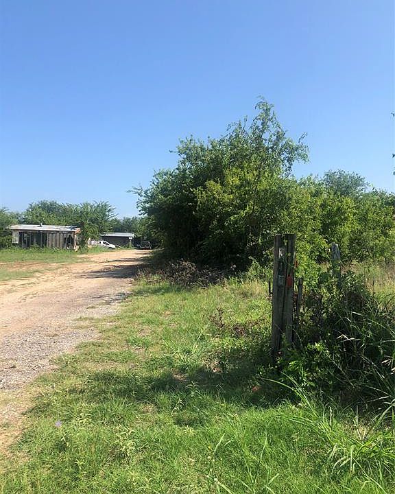 1st image of 310 W Lipan Dr