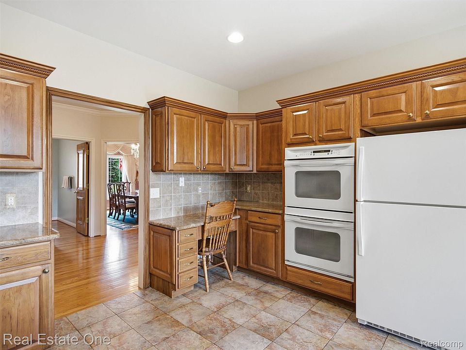 2840 Eric Dr, photo 12