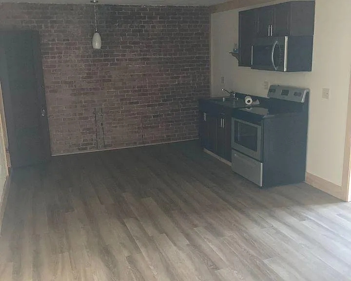 418 Main St #1 — Photo 2