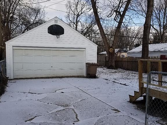 2nd image of 735 E Mansfield Ave
