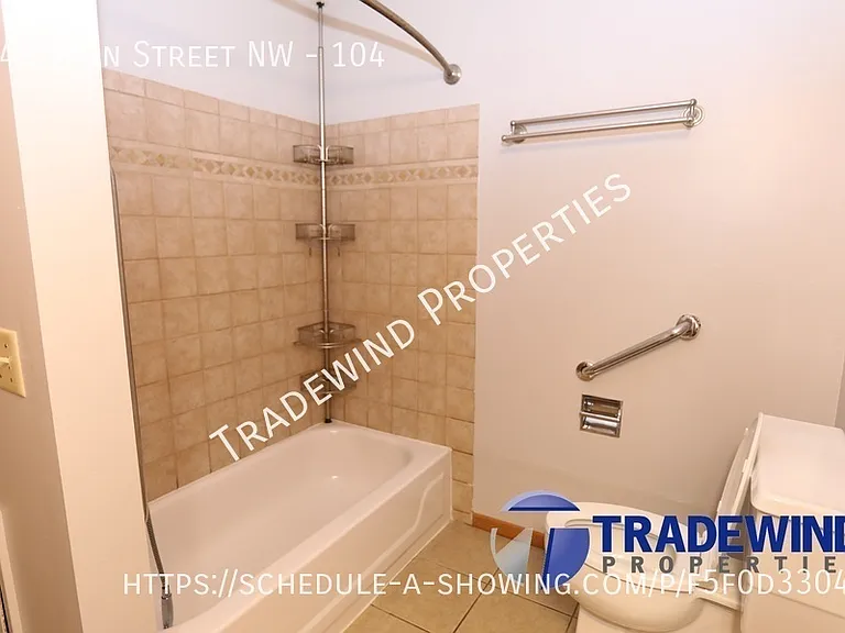 942 Main St NW #104 — Photo 14