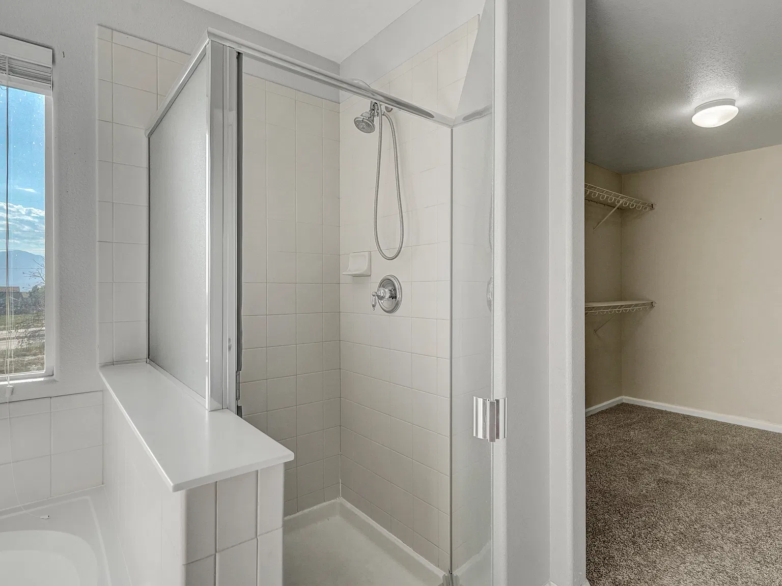4 bed, 2.5 bath, 7240 sqft, $2,800 — Photo 4
