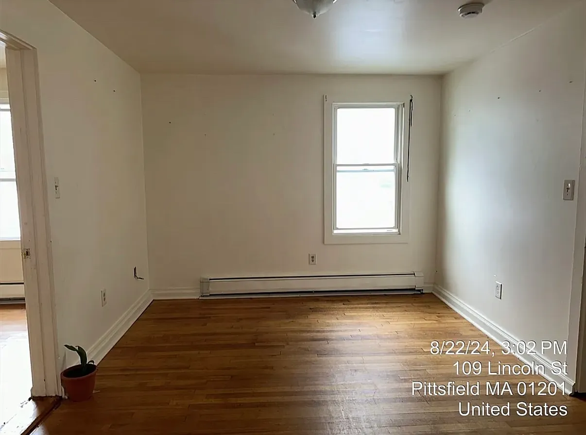 109 Lincoln St — Photo 4