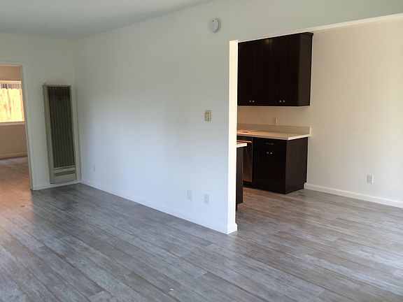 5th image of 13847 Burbank Blvd APT 1