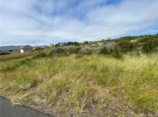 1422 N Jetty Ave, Ocean Shores, WA 98569