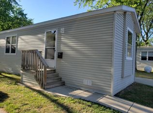 1092 Candida Rd, Elgin, IL 60123