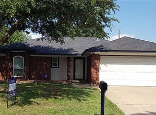 6303 Avanti Dr, Arlington, TX 76001
