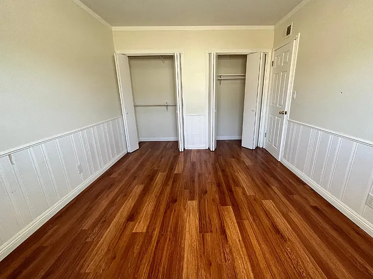 4447 W 172nd St — Photo 12