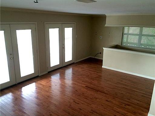 4th image of 8720 Simmons Bayou Dr