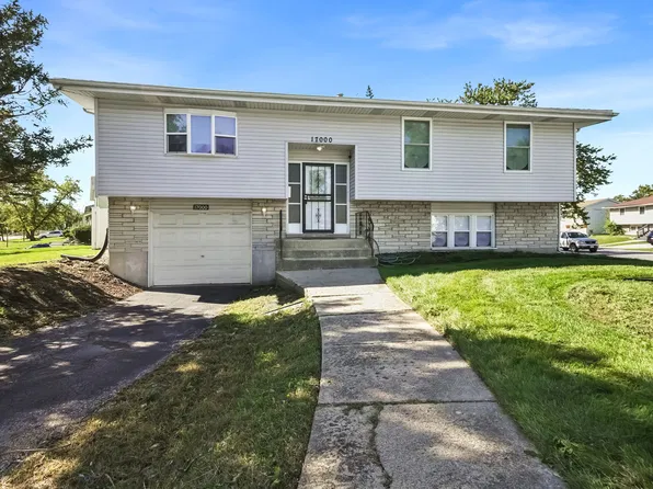 17000 Pine Ct, Hazel Crest, IL 60429
