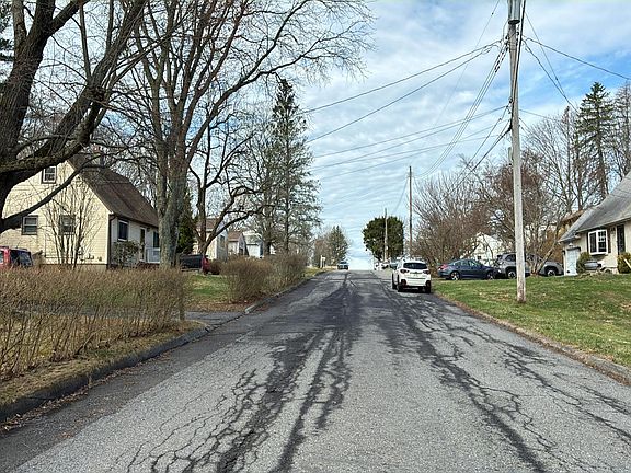 5th image of 24 Tanager Rd