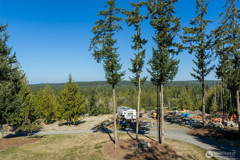2nd image of 1076 Blyn Springs Road