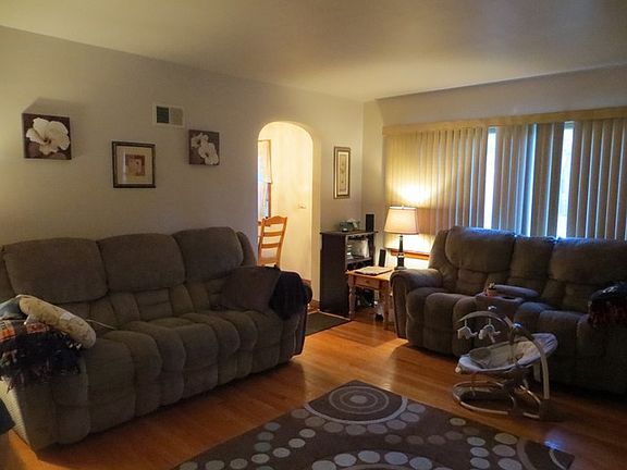 2nd image of 9152 Sproat Ave