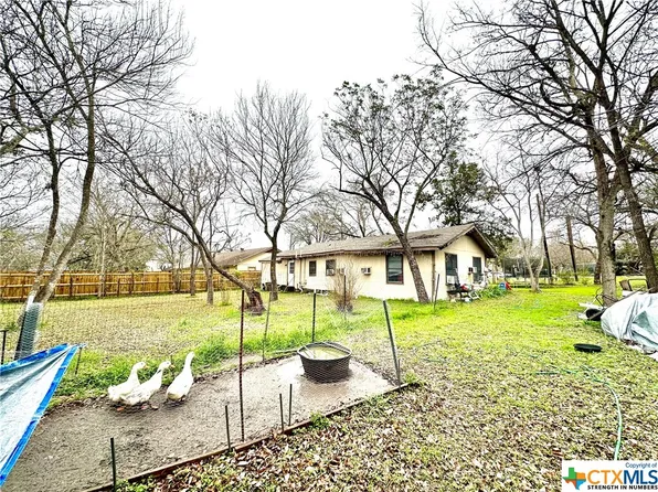 1207 Aransas St, Lockhart, TX 78644