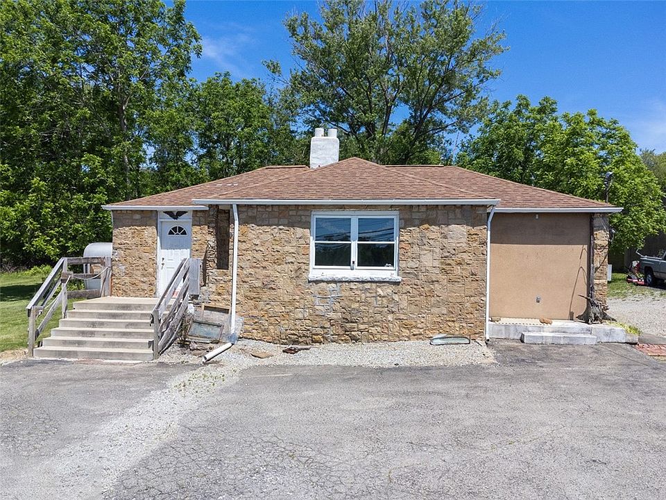 1st image of 1065 University Dr