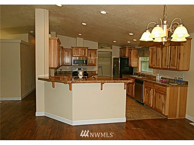 1539 Churchill photo 1