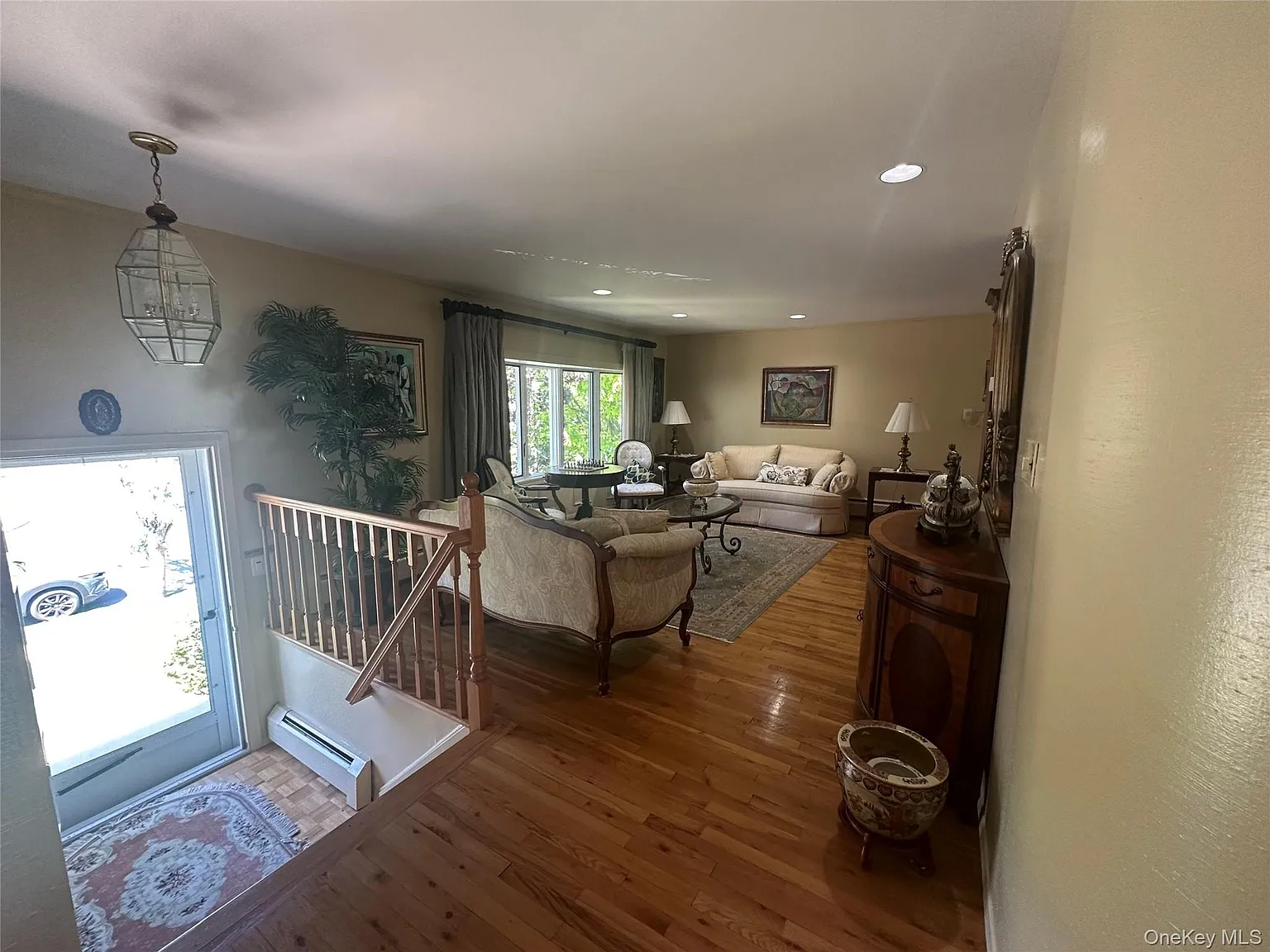 4 bed, 2.5 bath, 1944 sqft, $5,200 — Photo 4