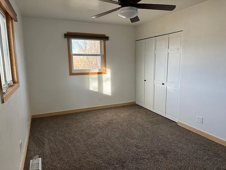 4920 Yesness Ct — Photo 4