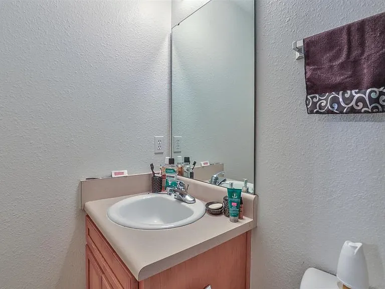 924 Ashburn Dr #2 — Photo 22