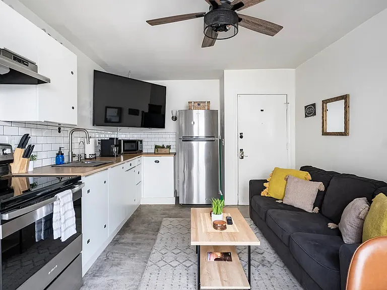 250 N Santa Rita Ave #1 — Photo 8