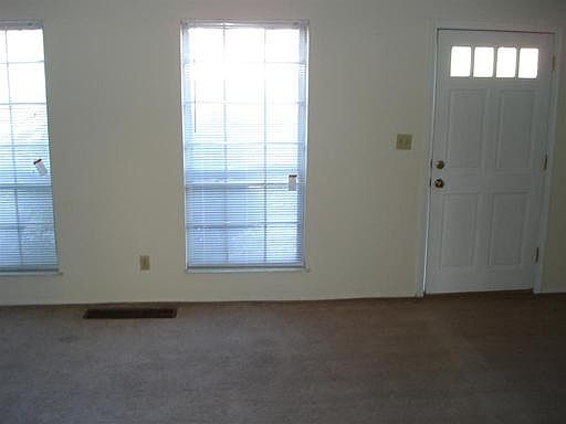 2nd image of 2600 Jacobs Pl APT 5