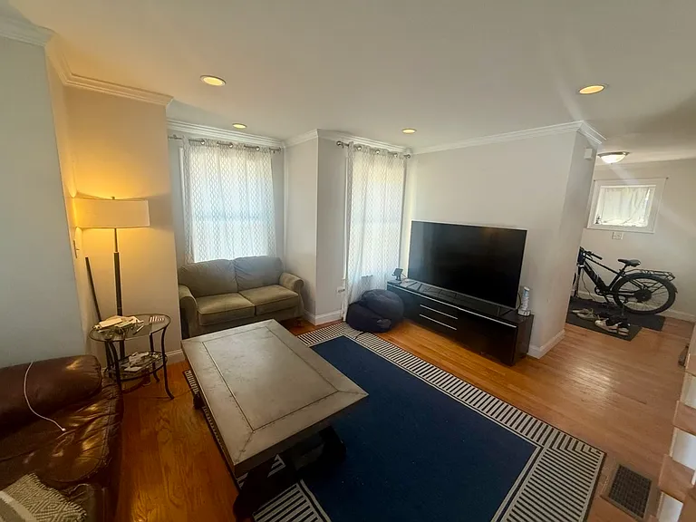 27 Antwerp St #2 — Photo 2