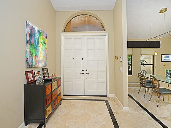 Home For Sale In Woodfield Country Club