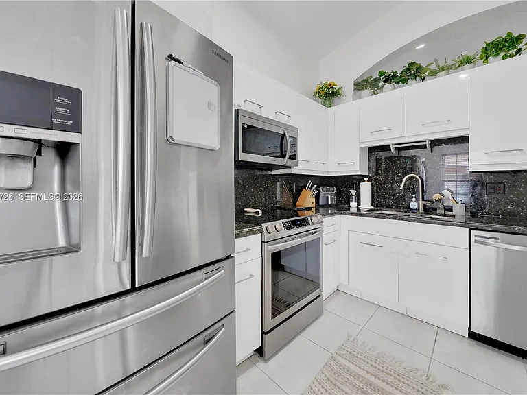 16220 SW 101st Ter — Photo 9