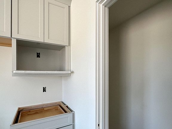 3rd image of 205 Krauss Dr