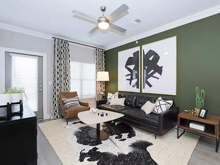 9123 Crescent Clover Dr — Photo 3