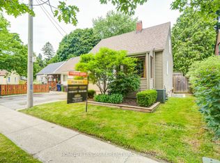 16 Warvet Cres, Toronto, ON M4B 1P3