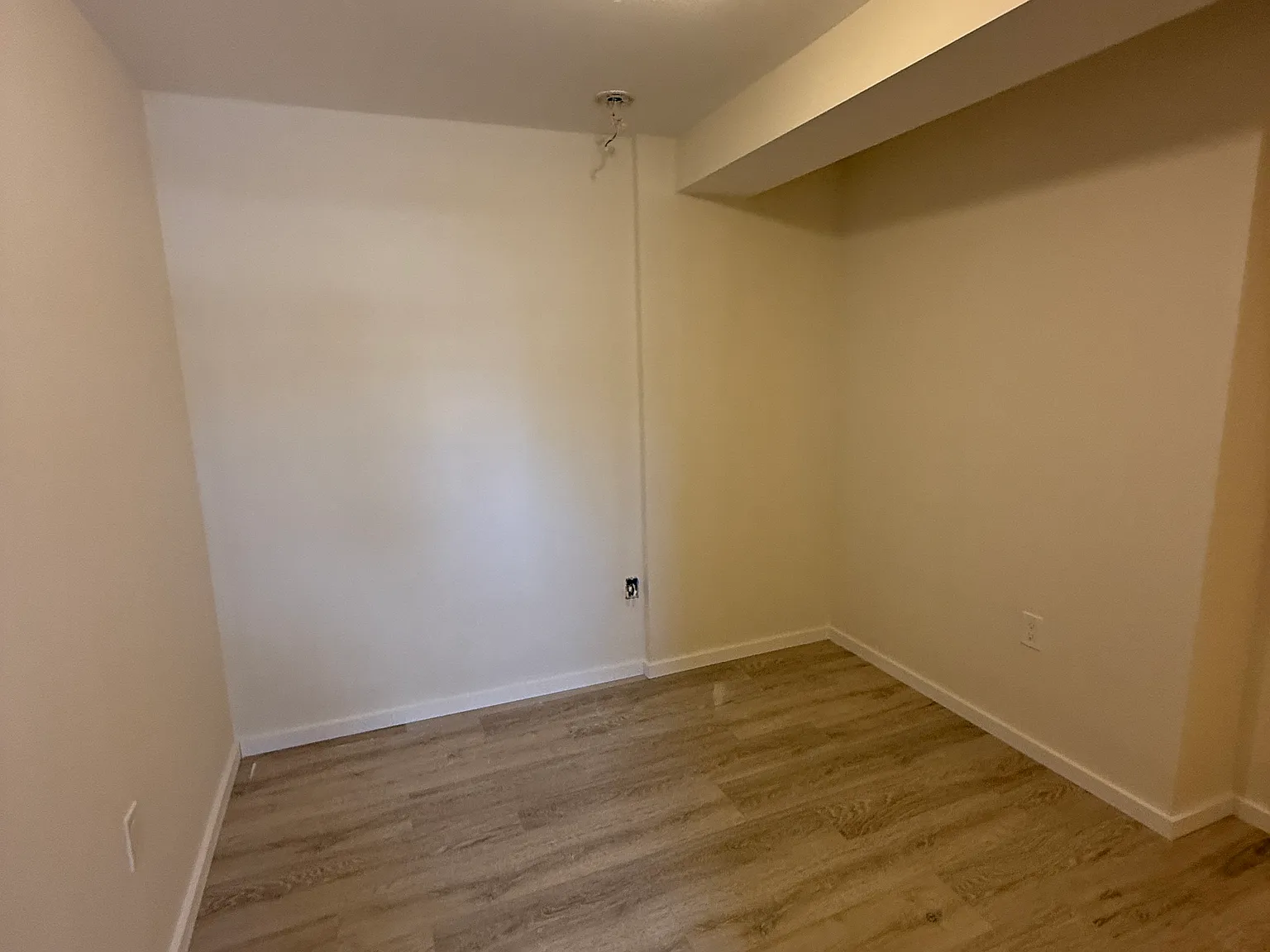 4 bed, 2200 sqft, $6,000 — Photo 2