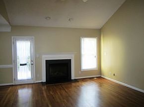 3rd image of 301 Briarwood Dr