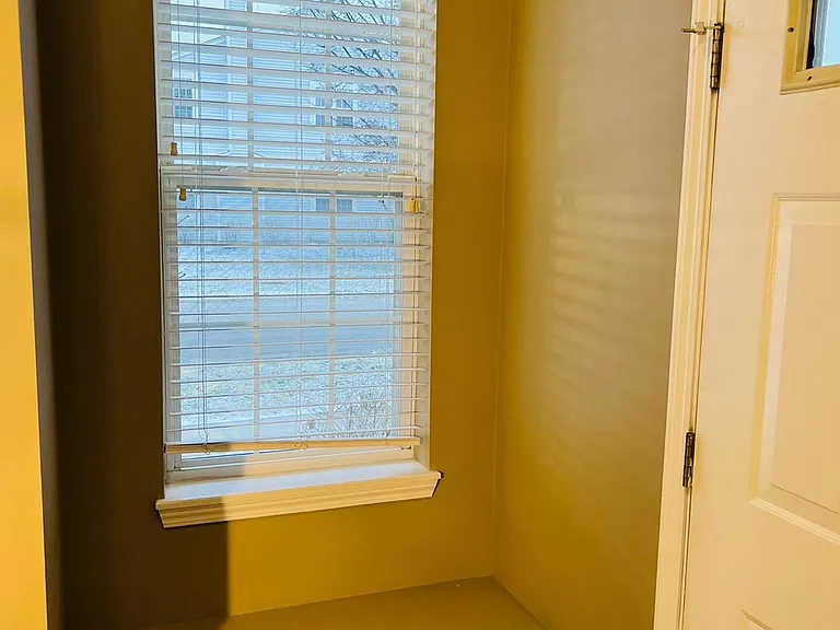 3175 Falling Waters Ln — Photo 2