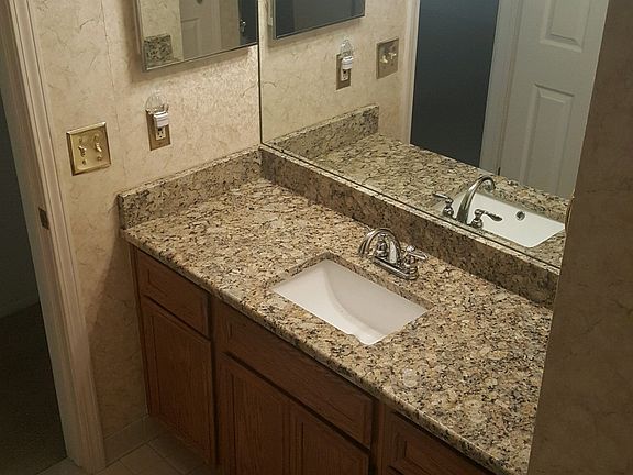 4th image of 1440 Dover Hl S