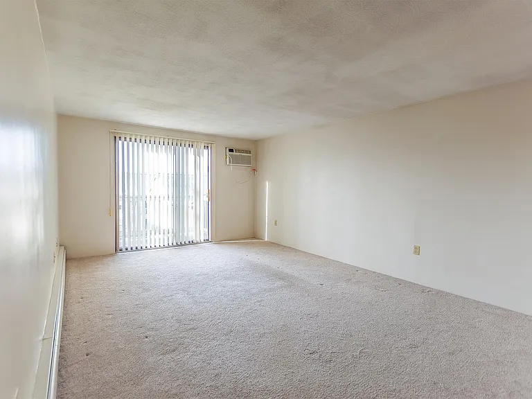 31 Andrew St #25 — Photo 3