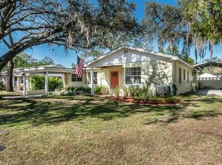 1317 Divot Ln, Tampa, FL 33612