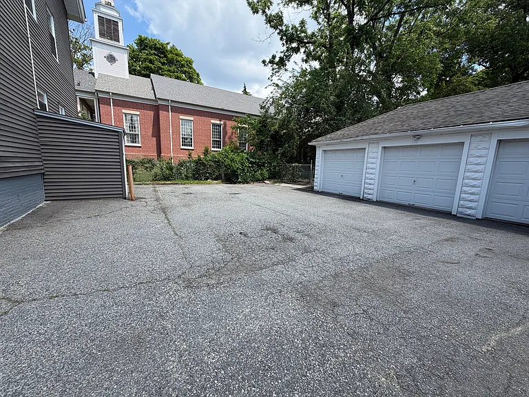 83 Cottage St #1 — Photo 14