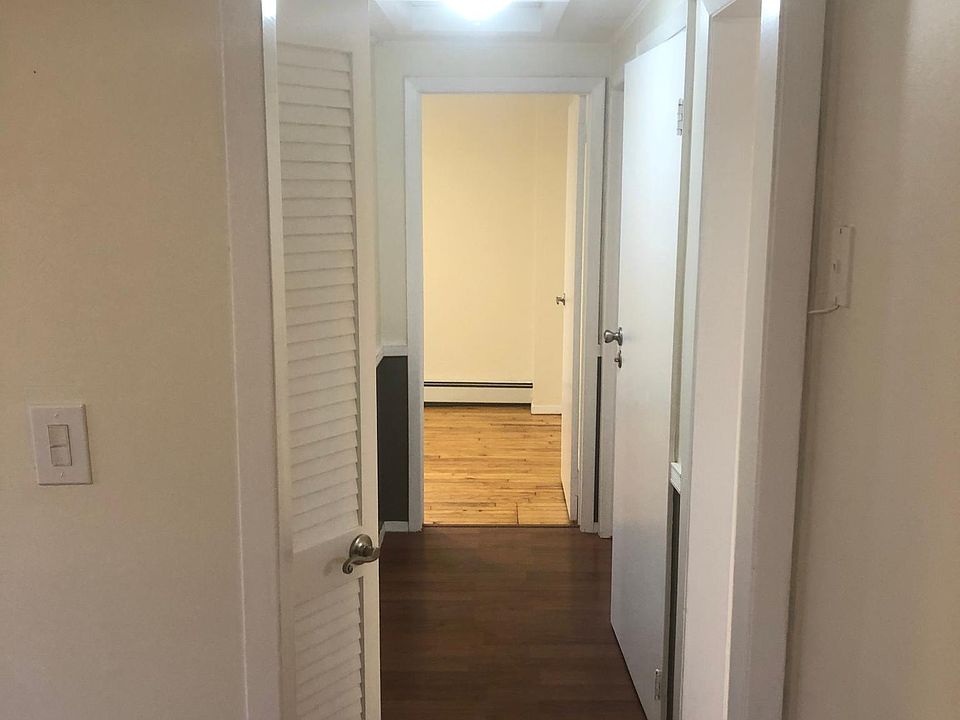 1st image of 1087 Merillon Ave
