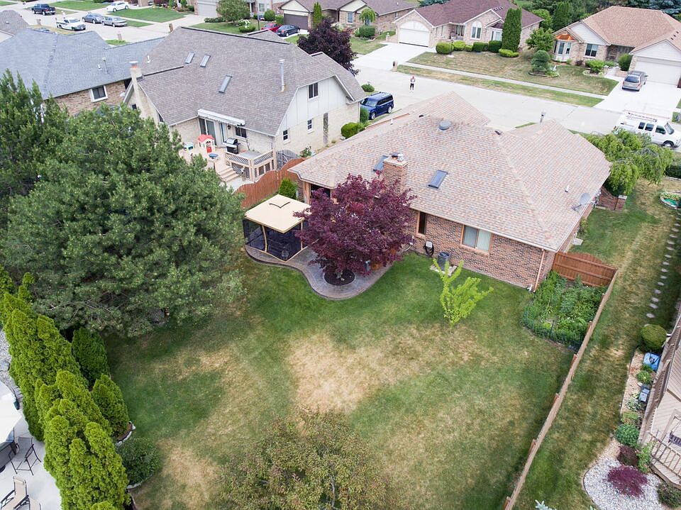 2nd image of 46689 Barbara Rd