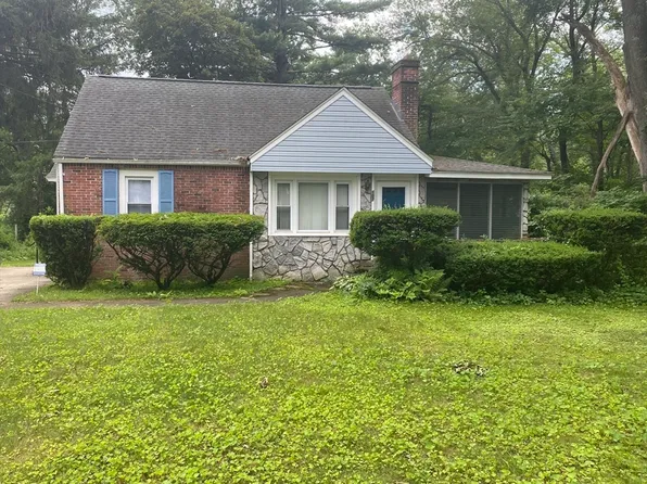 107 Rollins St, Springfield, MA 01109