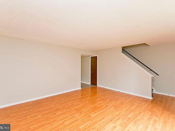 4th image of 209 Buckingham Dr