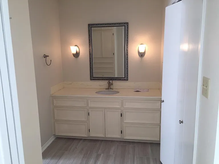 724 Whispering Oaks Dr — Photo 11