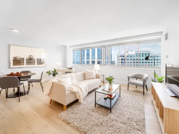 100 Montgomery Street image 2 of 26